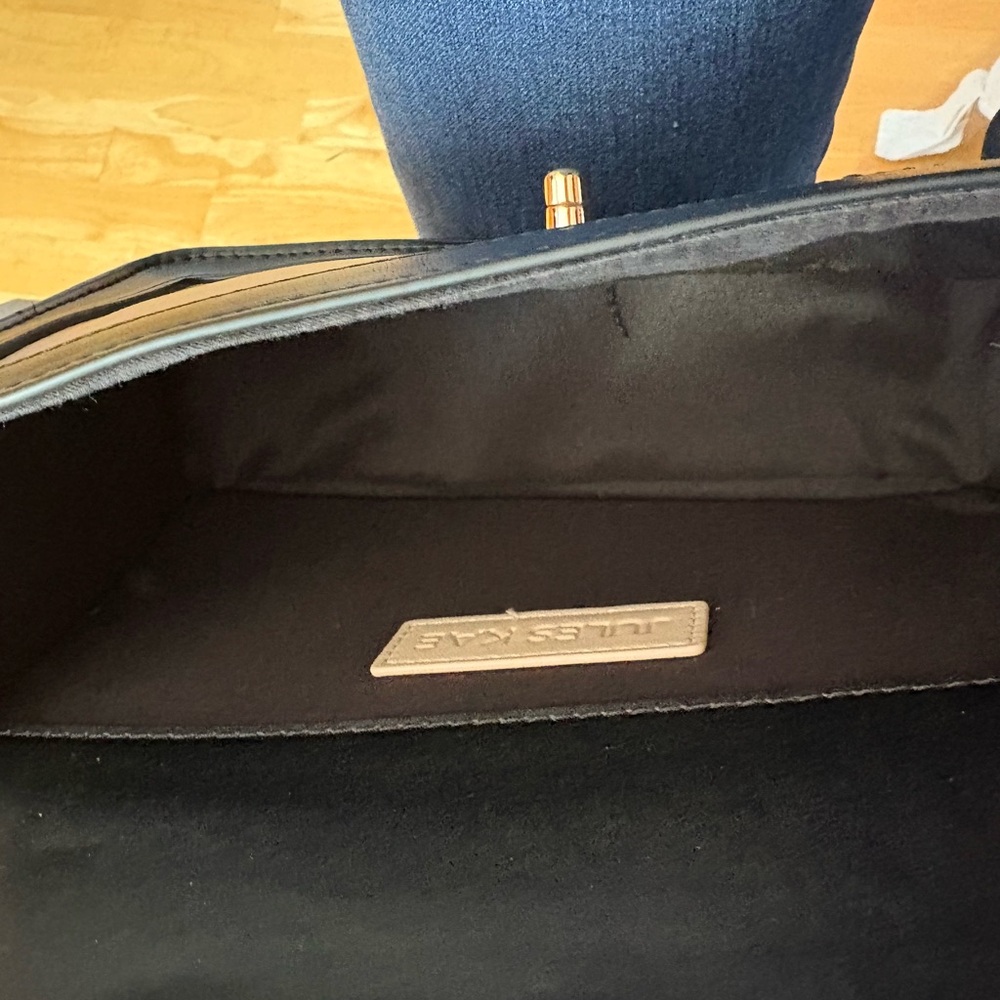 Elegant Black and Cream Women's Bag - Picture 7 of 9